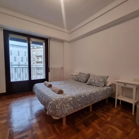 Apartment Comfortable Central Apartment - With Parking