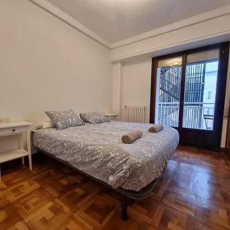 شقة Comfortable Central Apartment - With Parking سان سيباستيان